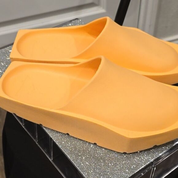 Jordan Hex Mule Slide- Celestial Gold - Picture 10 of 12